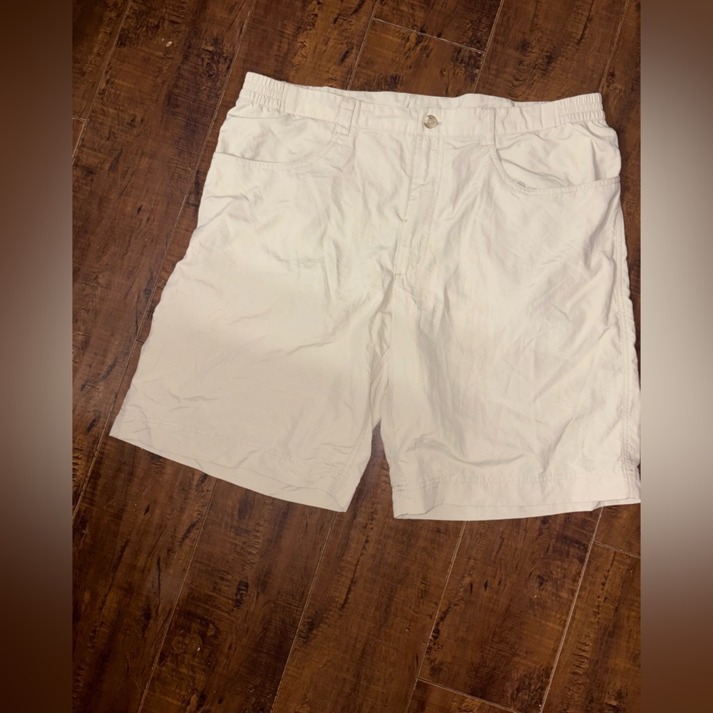 Patagonia Men’s Nylon Beige Shorts Size DL New